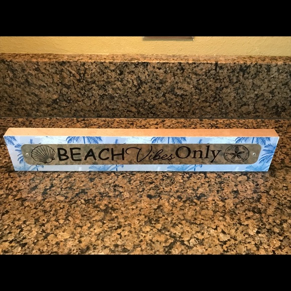 NWT Beach decor.  2 beach signs and 1 tea candle holder - Picture 5 of 11